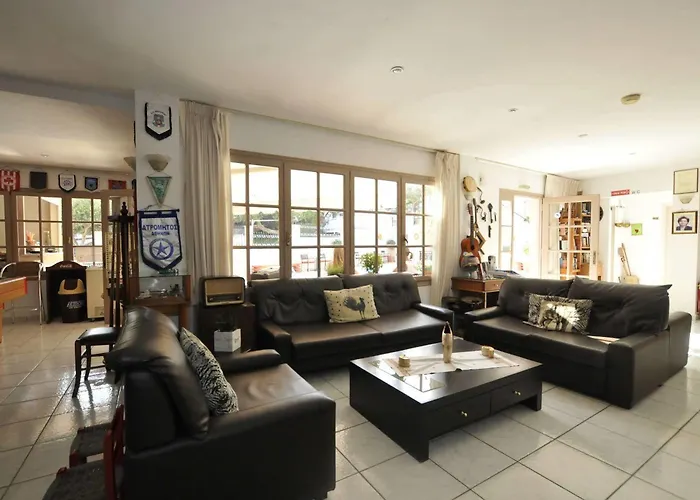 מלון דירות Kristi הרסוניסוס